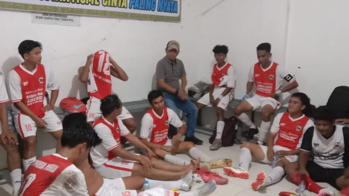 Pemain MHU FC, setelah dipastikan terhenti di babak 16 besar HNR Cup 2/2026, di Stadion 29 November Sampit, Jumat (26/6/2026).(ist)