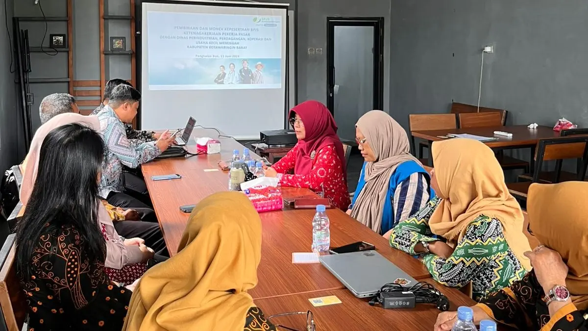  BPJS Ketenagakerjaan Cabang Pangkalan Bun bersama Dinas Perindustrian, Perdagangan, Koperasi, dan UKM (Disperindagkop UKM) Kabupaten Kotawaringin Barat memperkuat perlindungan bagi pedagang pasar melalui kegiatan pembinaan dan monitoring evaluasi (monev) kepesertaan 