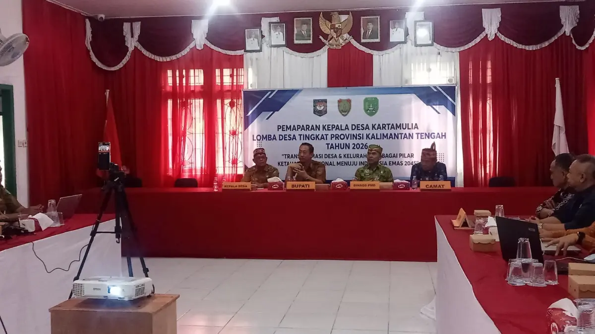 &nbsp;Bupati Sukamara Masduki menghadiri acara pembukaan pemaparan dan pendampingan lomba desa di Desa Kartamulia. (FAUZIANNUR/RADAR SAMPIT)