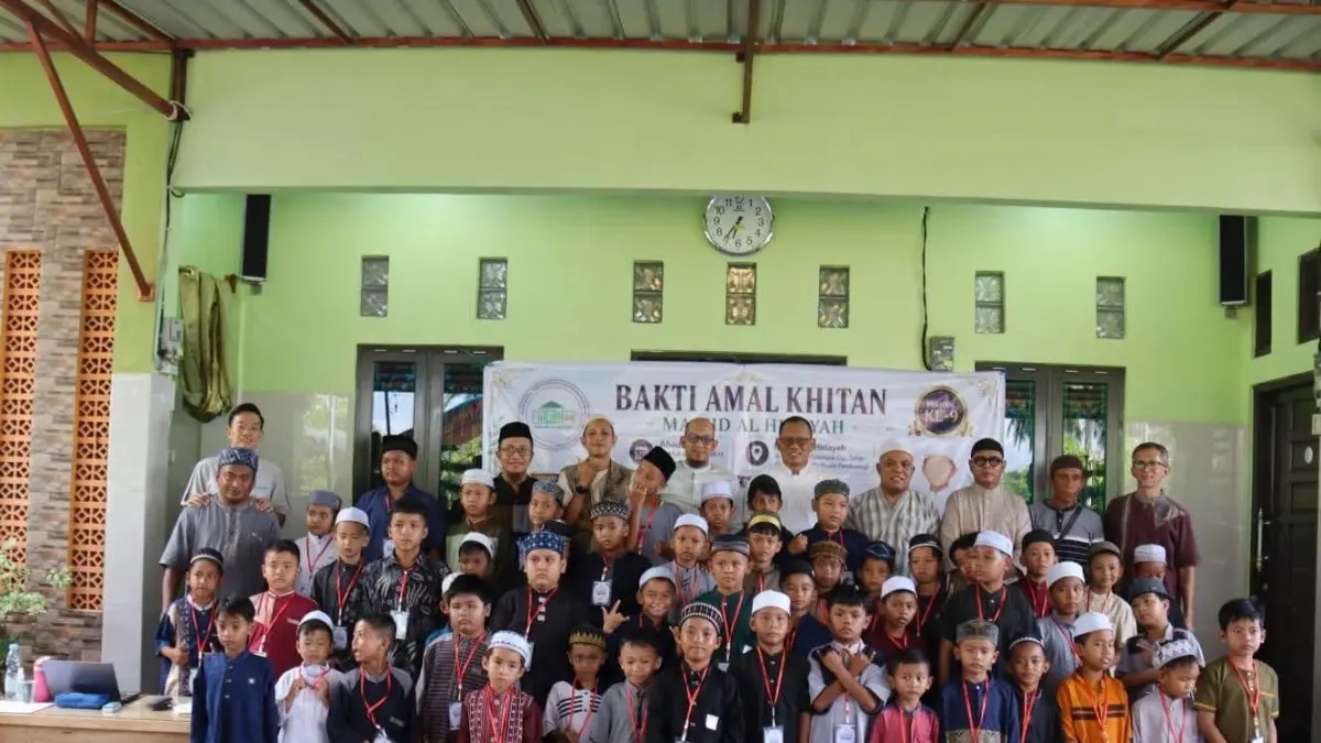 Kontingen Kabupaten Gumas berfoto bersama, usai mengikuti kejuaraan karate pelajar Batara Cup II di Kota Muara Teweh, Minggu (28/6). (FORKI GUNUNG MAS FOR RADAR SAMPIT)&nbsp;