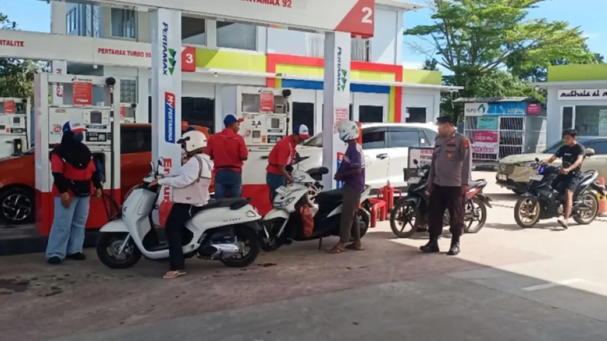 PATROLI : Personel Polsek Baamang melaksanakan patroli di kawasan SPBU Jalan Hasan Mansyur, Baamang, Sampit, Kamis (2/7/2026). FOTO: POLRES KOTIM/RADAR SAMPIT