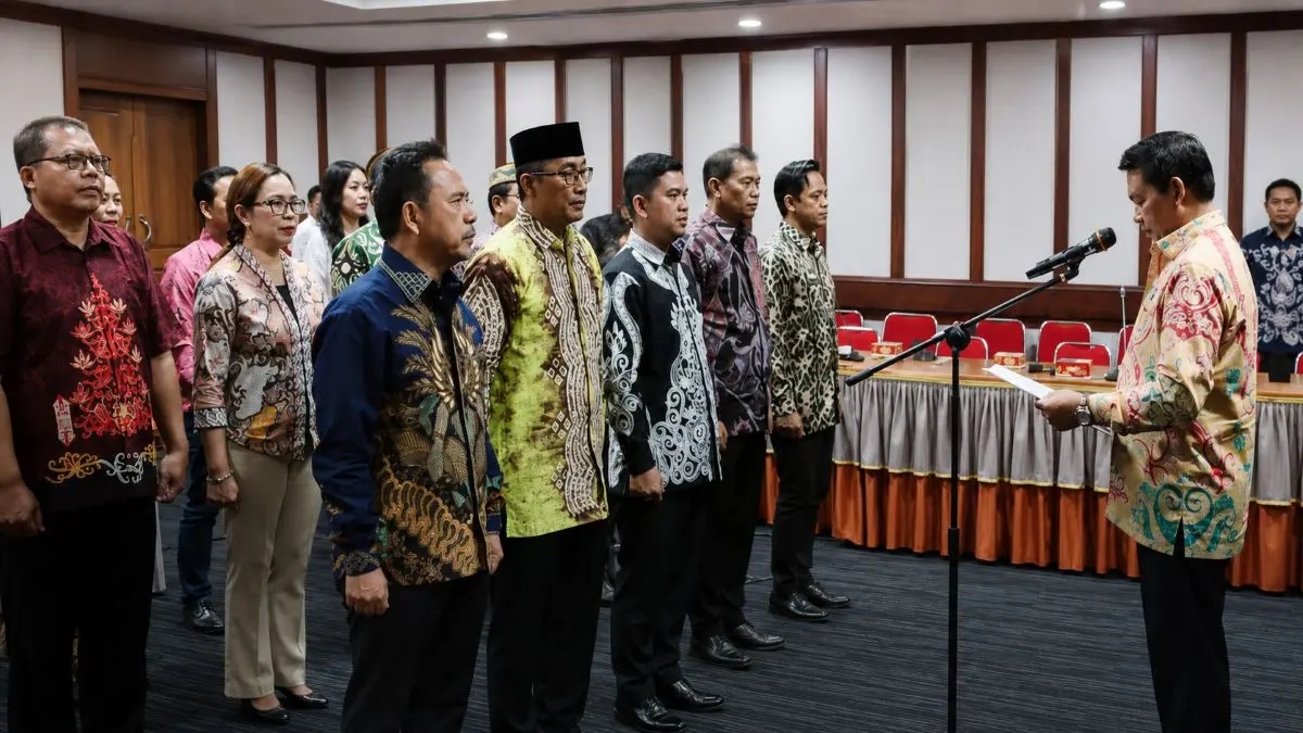 PELANTIKAN: Bupati Seruyan melantik pengurus Forum Pembauran Kebangsaan (FPK) Kabupaten Seruyan masa bakti 2026–2028 di Aula Kantor Bupati Seruyan, Kamis (2/7). FOTO: RIFANI/RADAR SAMPIT