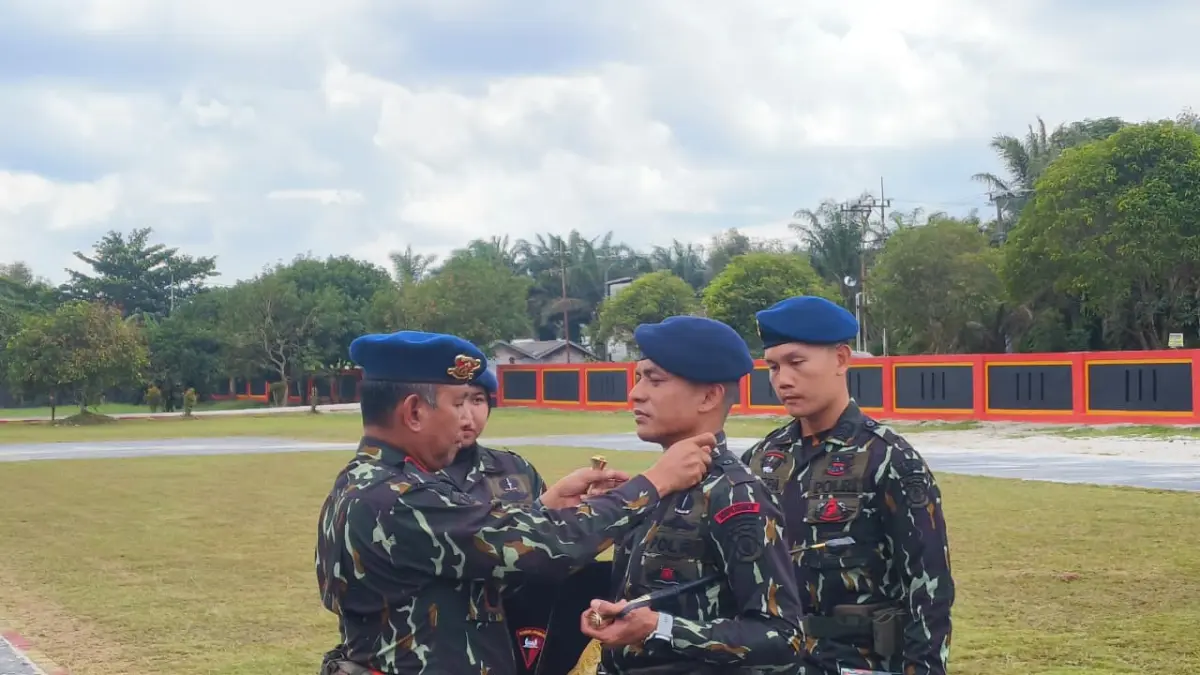 Penyerahan jabatan dan pengantar tugas Kompol Tri Wibowo sebagai Komandan Batalyon B Pelopor Satbrimob Polda Kalteng di Mako Batalyon B Pelopor Sampit, Minggu (5/7).  (Akbar/Radar Sampit)