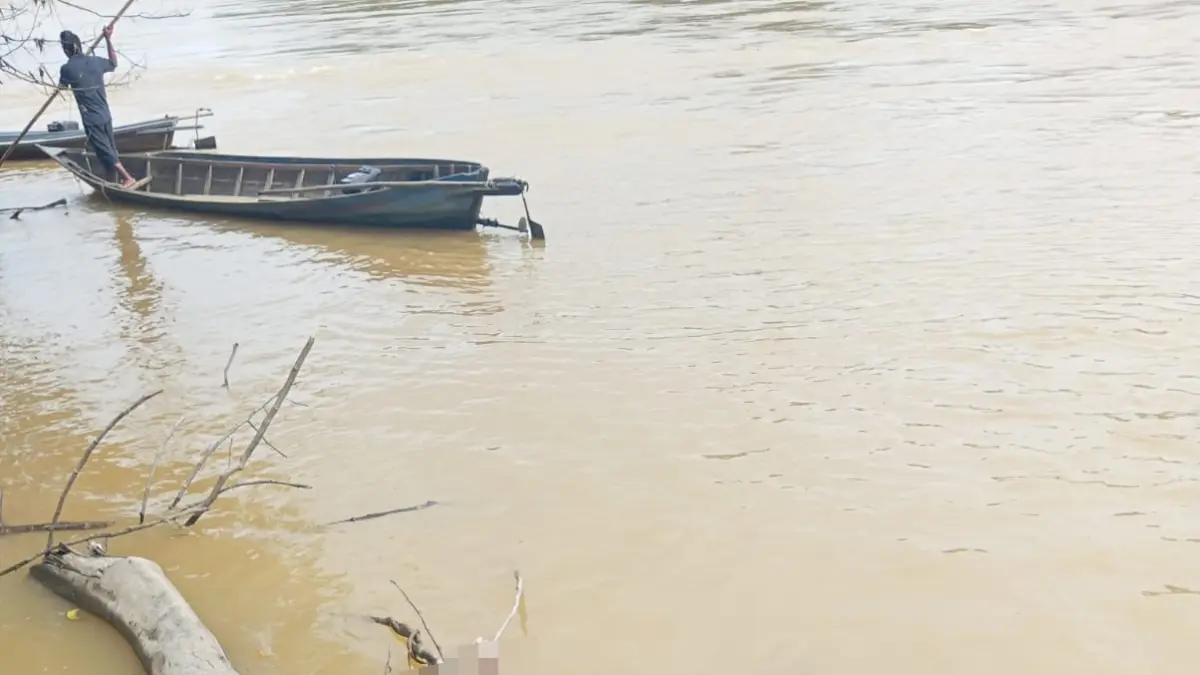 Sesosok jenazah yang diduga merupakan Aiptu Sumaryanto ditemukan mengapung di aliran Sungai Kahayan, tepatnya di Desa Rantau Asam, Kabupaten Katingan, Minggu (5/7/2026).