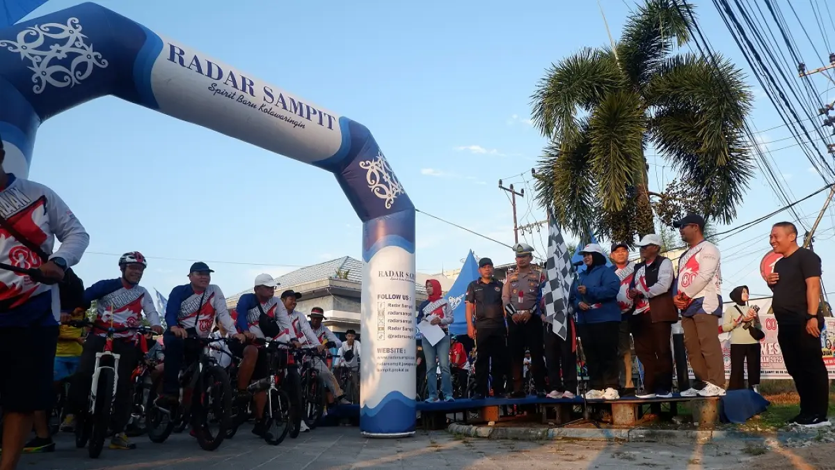 Kegiatan Gowes Kemerdekaan yang digelar Radar Sampit di Halaman Kantor Radar Sampit pada Agustus 2025.(dok/radarsampit)