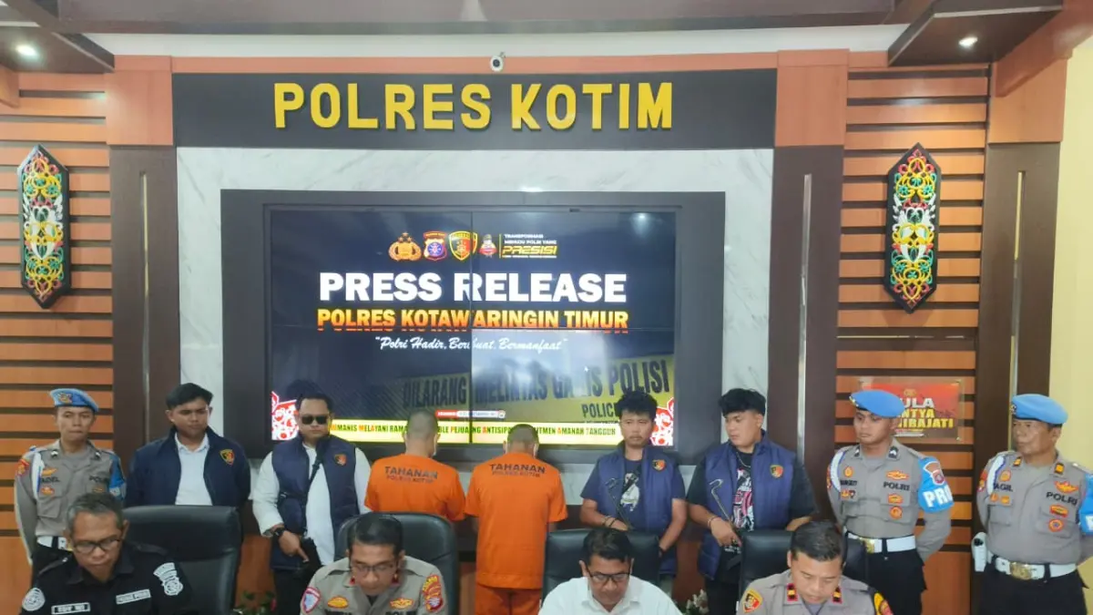 Konferensi pers terkait penganiayaan yang menewaskan satu orang di Kecamatan Mentaya Hulu, Senin (6/7).  (Akbar/Radar Sampit)