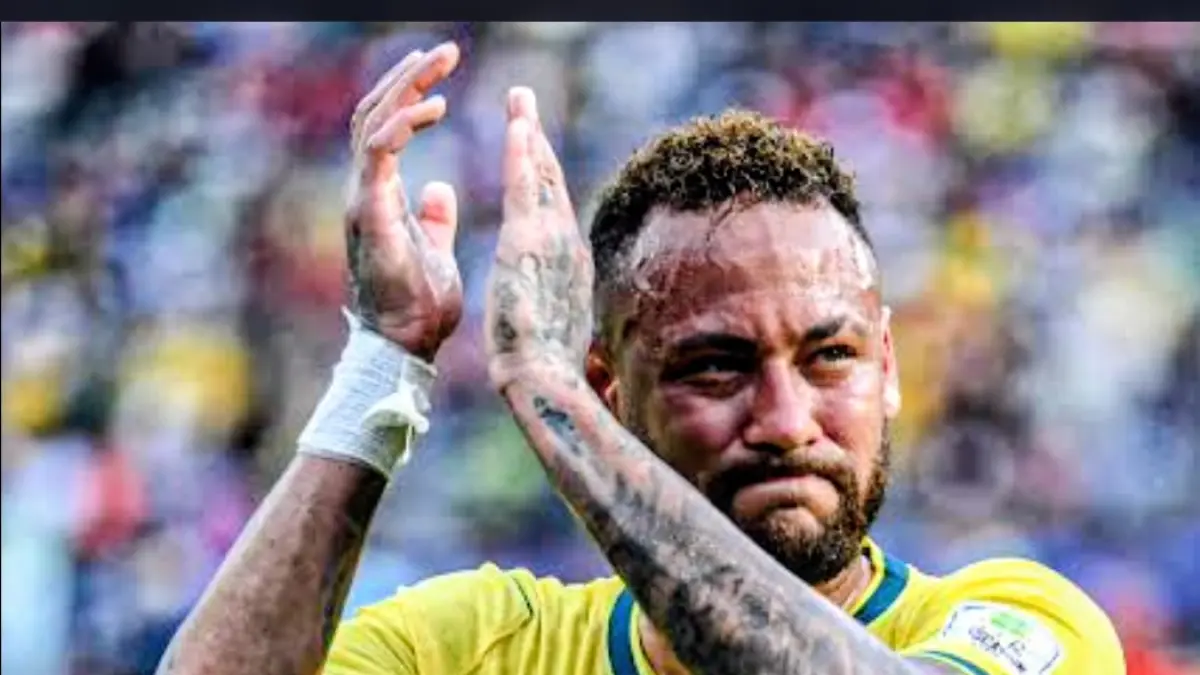 Neymar jr, saat menyapa suporter Brasil usai main di babak 16 besar Piala Dunia 2026. (net)