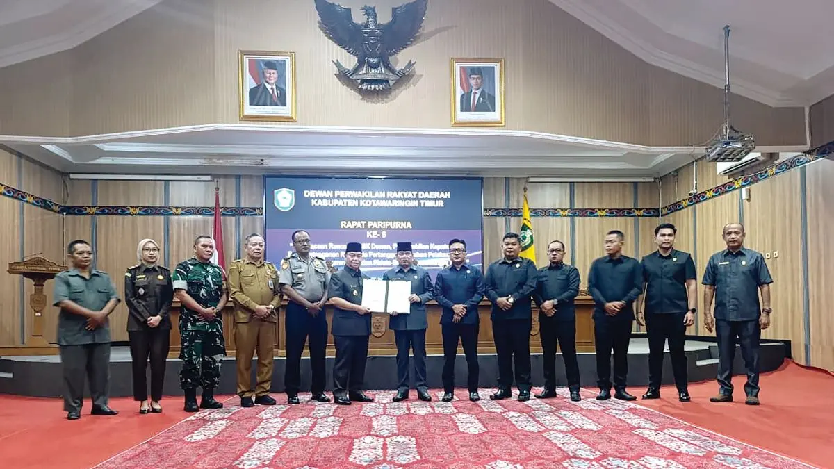 SEPAKAT: Legislatif - Eksekutif sepakati Raperda APBD 2025 dalam Rapat Paripurna Ke-5 Masa Persidangan III, Senin (6/7/2026). FOTO: RADO/RADAR SAMPIT