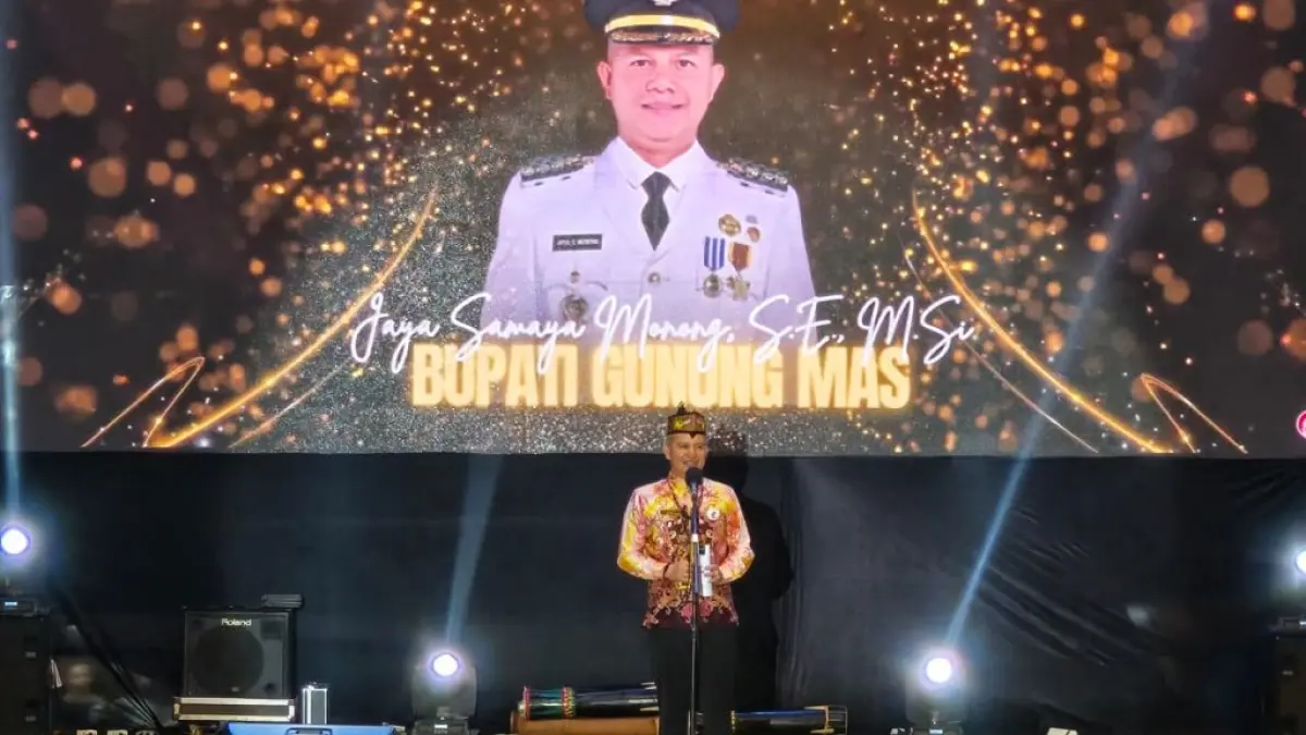Bupati Gunung Mas Jaya Samaya Monong
