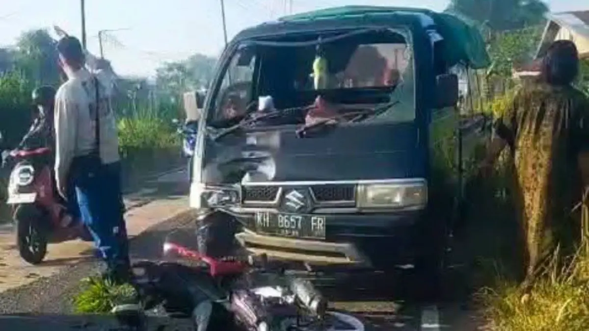 Kecelakaan lalu lintas yang melibatkan sebuah mobil pikap dan sepeda motor terjadi di kawasan Tikungan Belanti, Desa Bapeang, Kecamatan Mentawa Baru Ketapang, Kabupaten Kotawaringin Timur, Selasa (7/7/2026). (Warga/Radar Sampit).