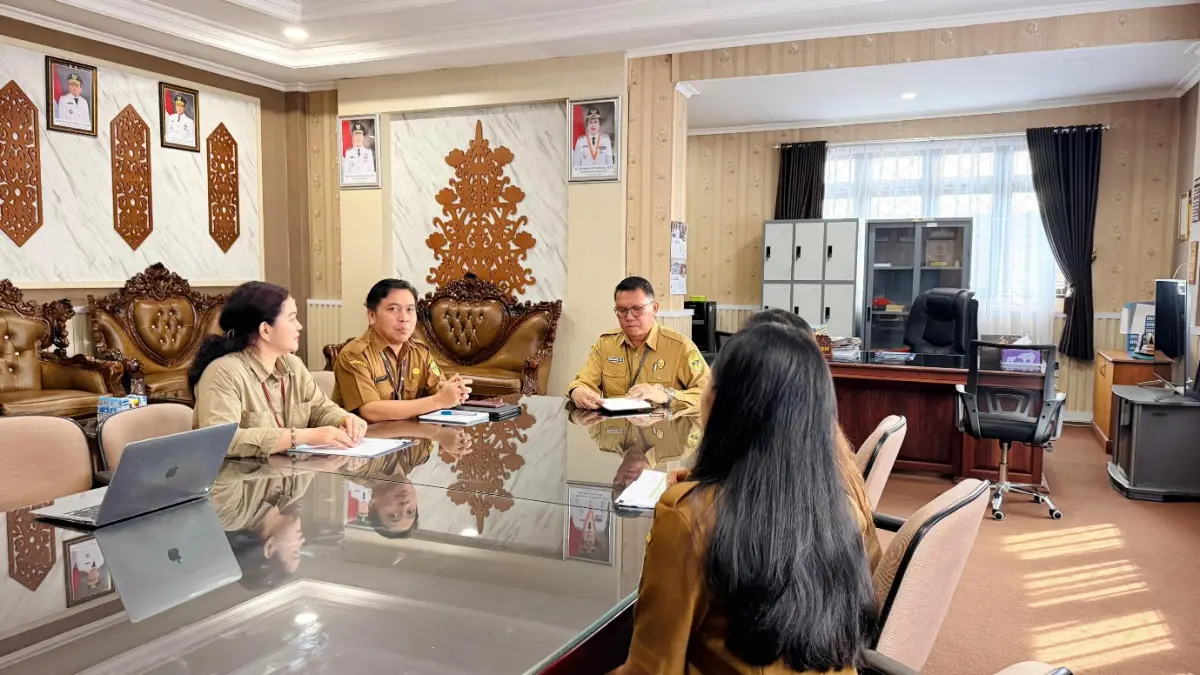 Suasana audiensi tim BBPOM Palangka Raya dengan Sekda Gumas Richard, Senin (6/7). (DINKES GUNUNG MAS FOR RADAR SAMPIT)&nbsp;