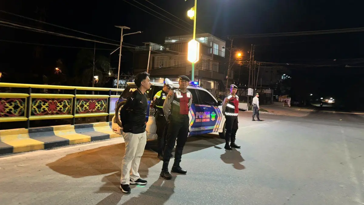 PATROLI : Polisi tak memberi ruang bagi aksi balap liar yang kerap meresahkan warga. FOTO: IST/RADAR SAMPIT