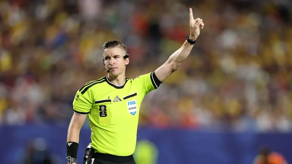 WASIT FRANCOIS LETEXIER: Picu Kontroversi usai Laga Argentina vs Mesir (Sumber: Twitter/X).