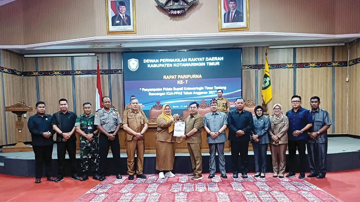 AGENDA DEWAN: Pemkab Kotim menyampaikan Rancangan KUA dan PPAS Tahun Anggaran 2027 kepada DPRD Kotim dalam rapat paripurna, Senin (13/7/2026). FOTO: RADO/RADAR SAMPIT