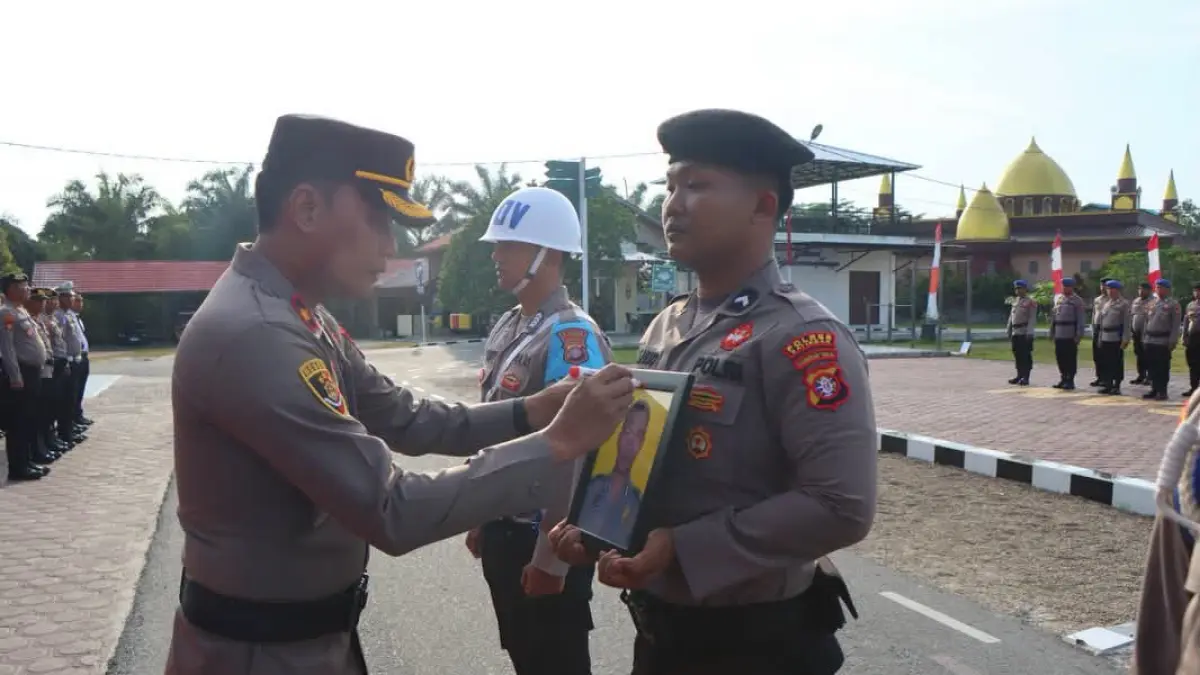 Brigpol Bugar Sucianur, resmi diberhentikan tidak dengan hormat (PTDH) karena terbukti melakukan pelanggaran berupa penyalahgunaan narkotika. (Polres Katingan)