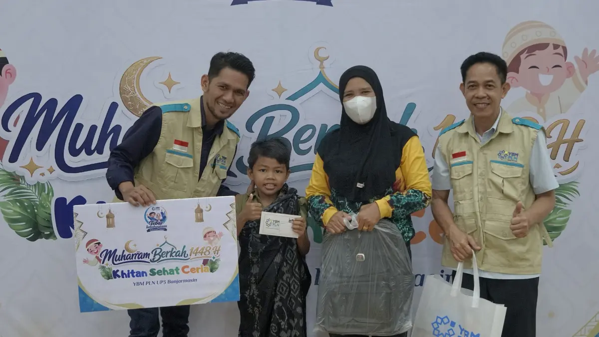 Sebanyak 30 anak di Kota Banjarmasin yang mengikuti program Khitanan Massal Sehat YBM PLN UID Kalselteng pada Selasa (7/7) di Aula Merdeka PLN UP3 Banjarmasin. 