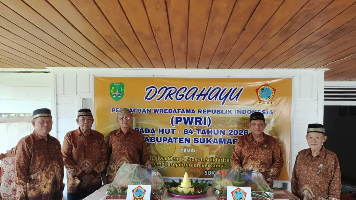 Pengurus PWRI Sukamara saat menggelar HUT ke-64.