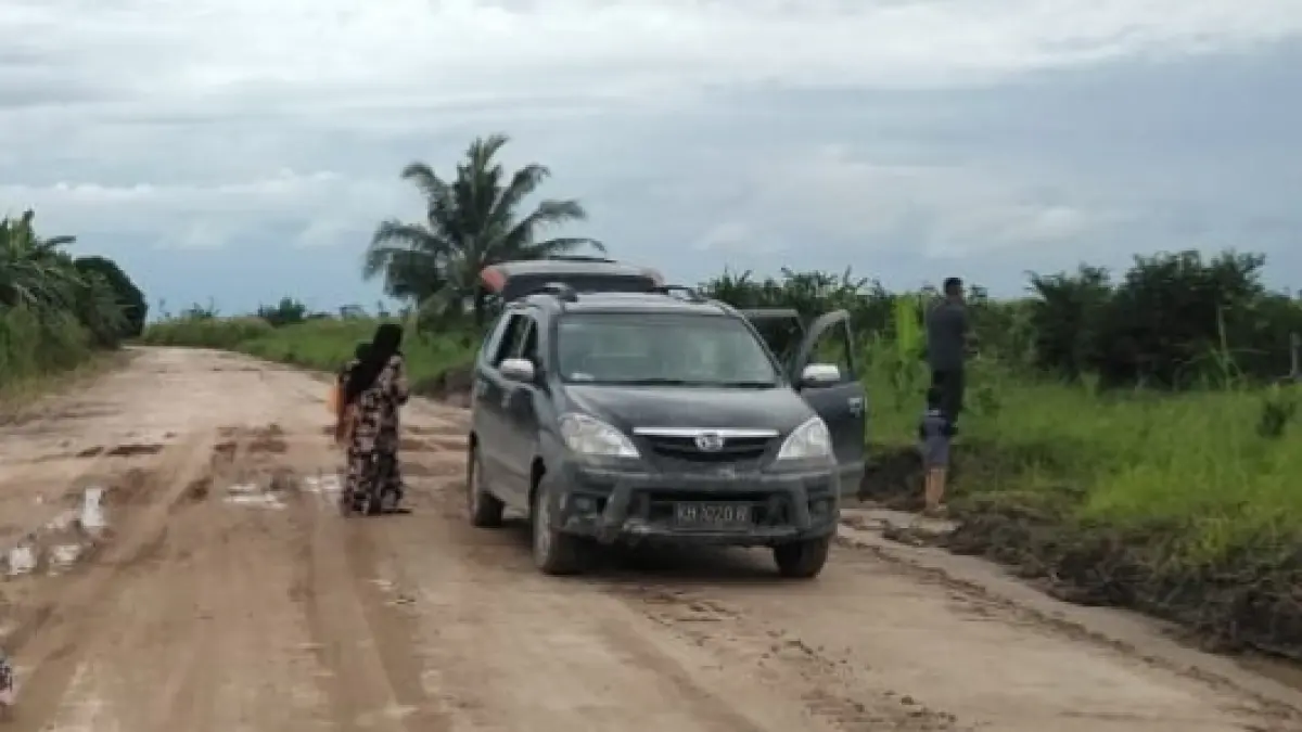 Peningkatan jalan poros Pantai Lunci – Jelai akan dilanjutkan tahun ini. (FAUZIANNUR/RADAR SAMPIT)&nbsp;
