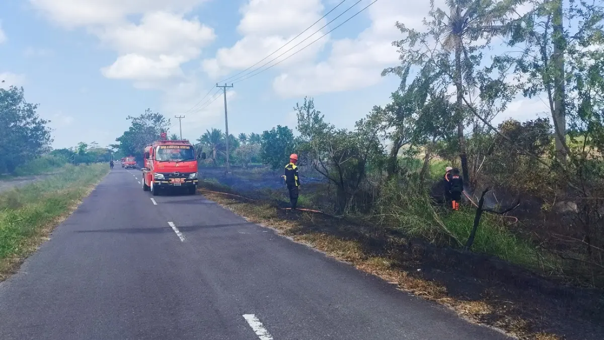 Badan Penanggulangan Bencana Daerah (BPBD) Seruyan bersama TNI, Polri, perusahaan, relawan, dan masyarakat melakukan penguatan penanganan karhutla. (RIFANI/RADAR SAMPIT)