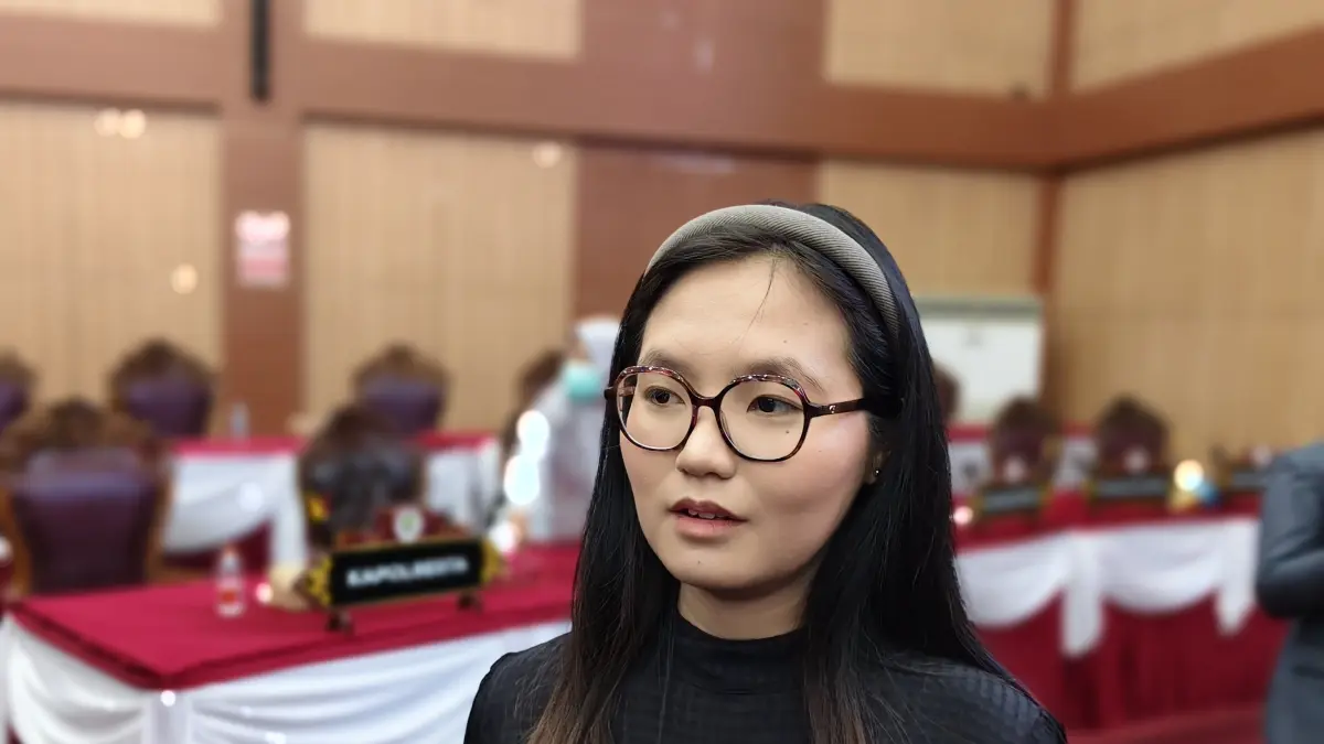 DEBORA HOLDAE VERONIKA LESA