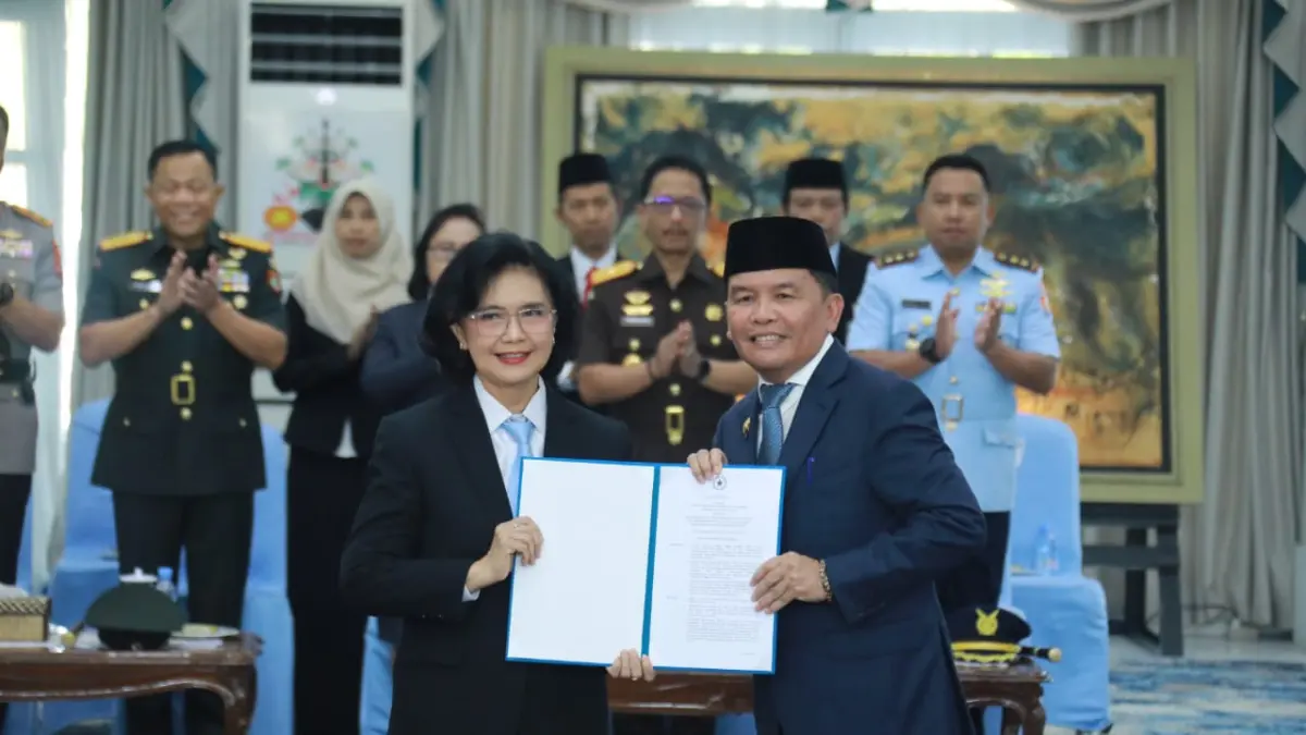 Gubernur Kalimantan Tengah H. Agustiar Sabran resmi melantik dr Linae Victoria Aden sebagai Sekretaris Daerah (Sekda) Provinsi Kalimantan Tengah, Kamis (16/7/2026). (MMC Kalteng)