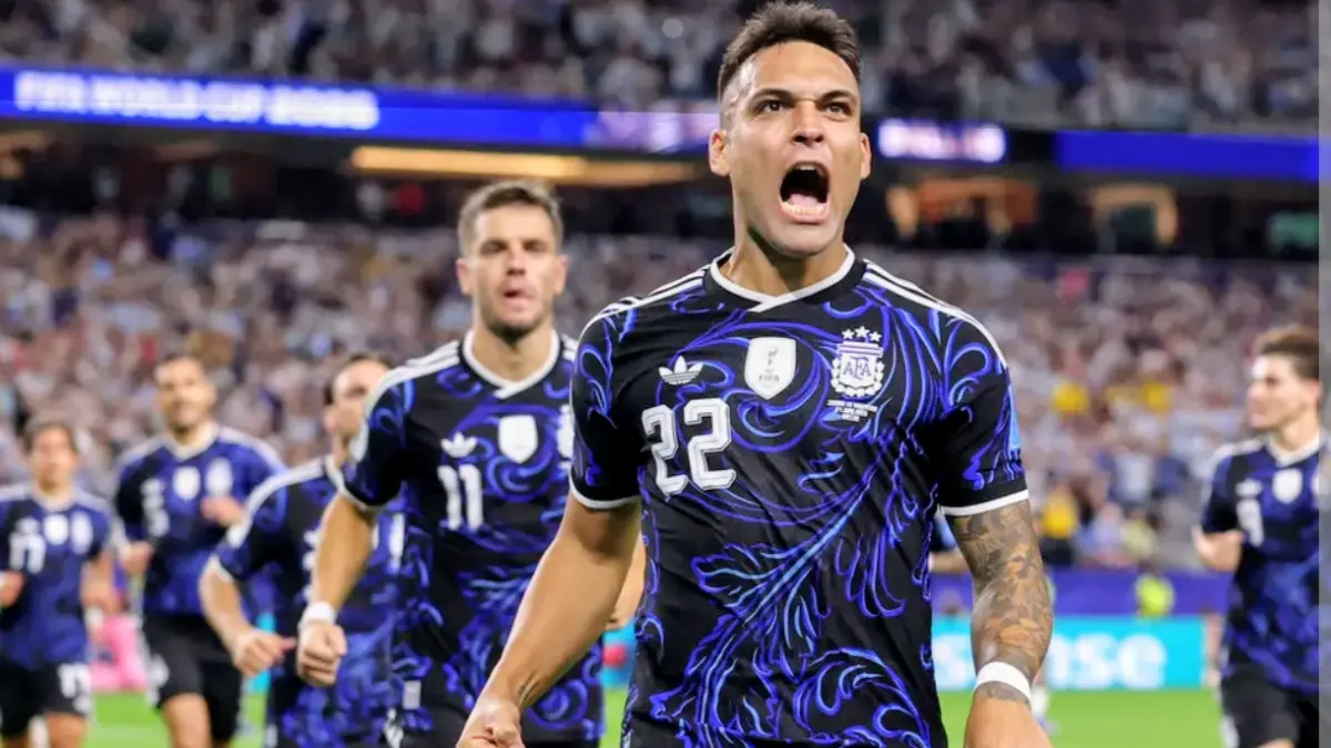 Selebrasi Lautaro Martinez, pencetak gol penentu kemenangan Argentina ke gawang Inggris, Kamis (16/7/2026) WIB.(net)