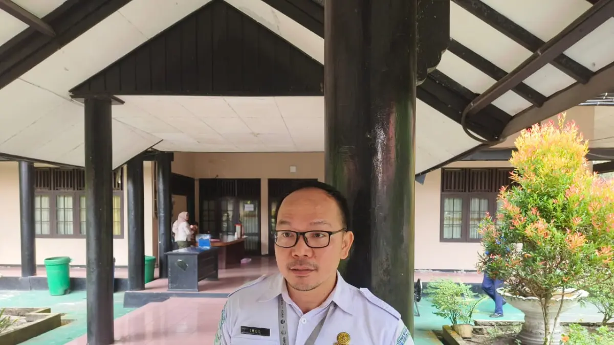 Kepala Stasiun BMKG Haji Asan Sampit, Mulyono Leo Nardo, memperkirakan peluang hujan dalam beberapa hari ke depan masih sangat rendah.  (Akbar/Radar Sampit)