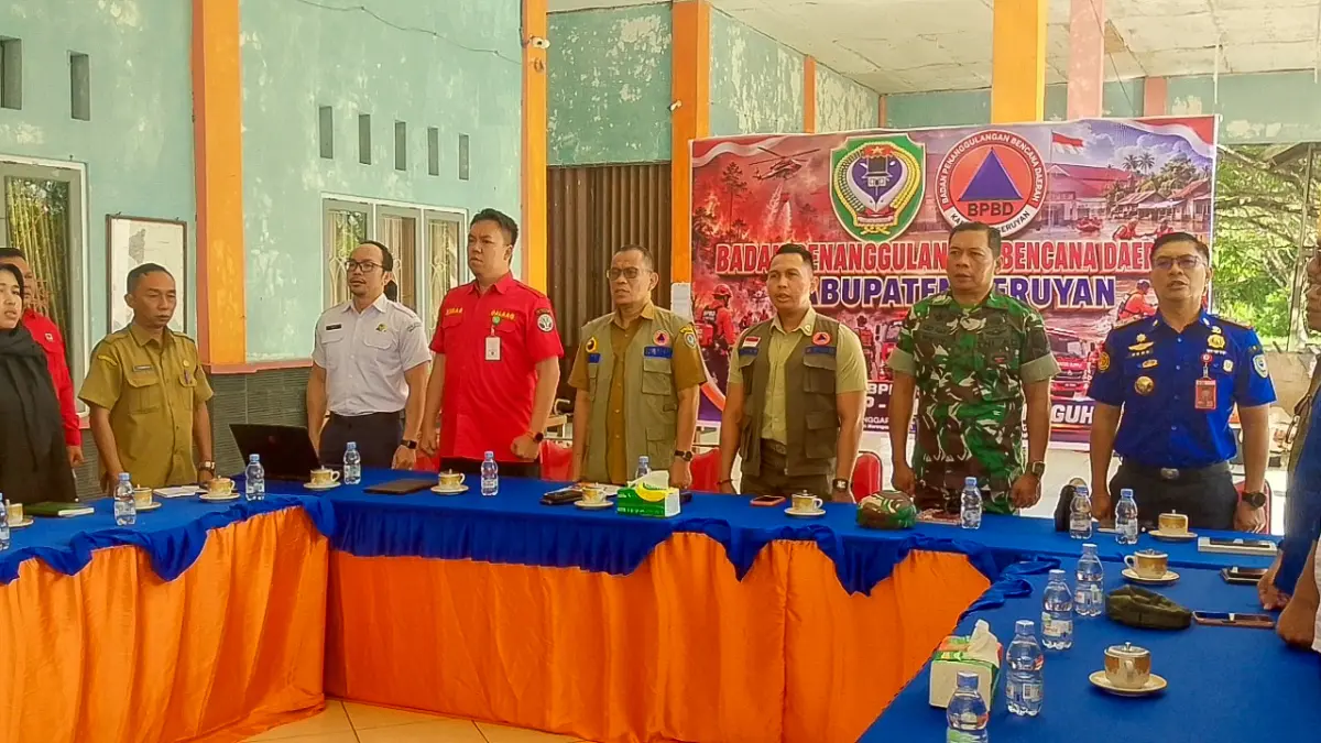 Badan Penanggulangan Bencana Daerah Kabupaten Seruyan menggelar rapat penanganan Karhutla dengan melibatkan TNI, Polri, perusahaan, relawan, serta masyarakat. (RIFANI/RADAR SAMPIT) 