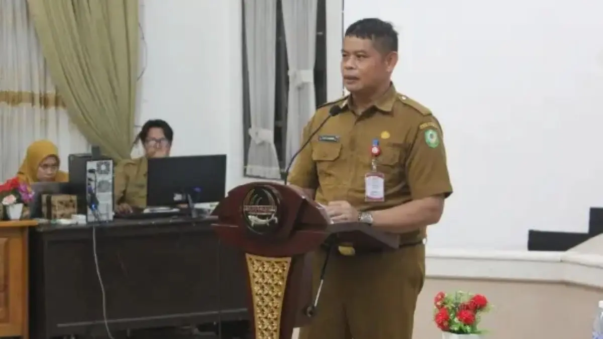 SAMBUTAN: Kepala Bapperida Kotim Alang Arianto saat memberikan sambutan pada kegiatan Sosialisasi Pengukuran dan Penilaian Indeks Inovasi Daerah (IID) Tahun 2026 serta Asistensi Pelaporan Inovasi Daerah, belum lama tadi. FOTO: BAPPERIDA KOTIM/RADAR SAMPIT 