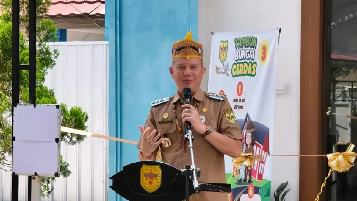 ARAHAN : Bupati Gumas Jaya Samaya Monong ketika menyampaikan arahan dalam suatu kegiatan, belum lama tadi. FOTO : DISKOMINFO SANTIK GUMAS/RADAR SAMPIT