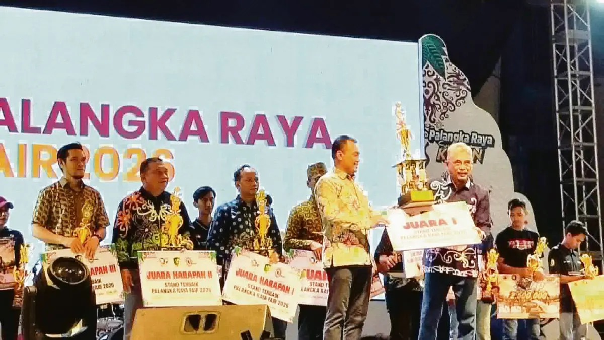 JUARA : Dinas Pendidikan (Disdik) Kota Palangka Raya Juara I Stand Terbaik Palangka Raya Fair 2026. FOTO: IST/RADAR SAMPIT