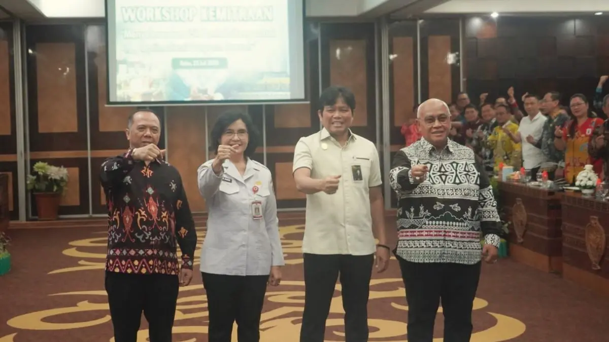 KOLABORASI: Sekda Pemprov Kalteng Linae Victoria Aden (dua dari kiri) bersama jajaran Direksi PT Bank Kalteng pada kegiatan Workshop Kemitraan, Rabu (22/7/2026). FOTO: MMC KALTENG/RADAR SAMPIT