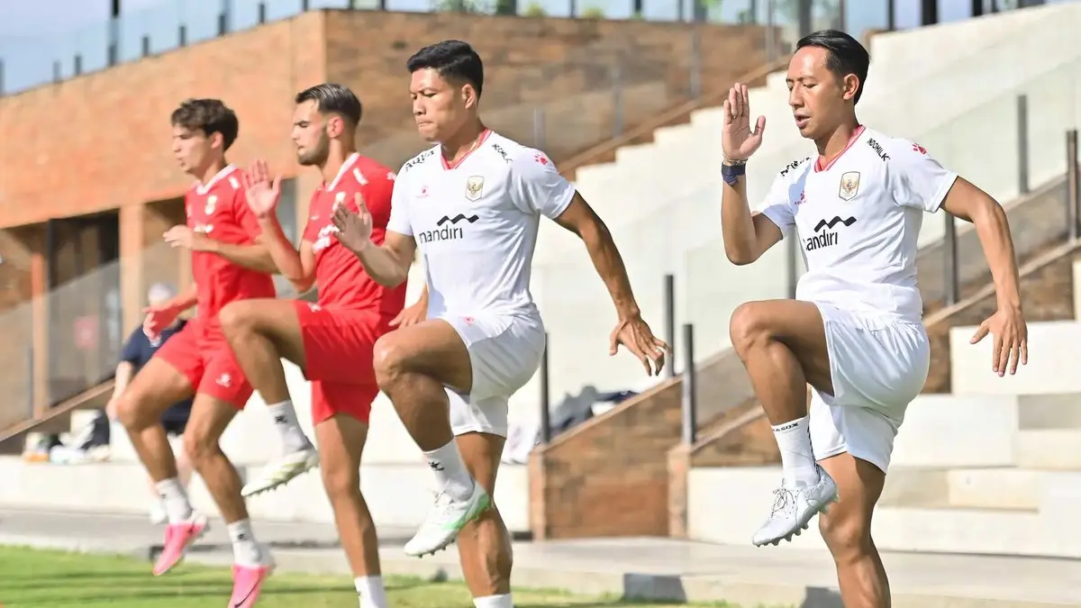 Pemain timnas Indonesia saat berlatih di lapangan Bali United, sebagai persiapan menuju Piala AFF 2026.(dok.pssi)