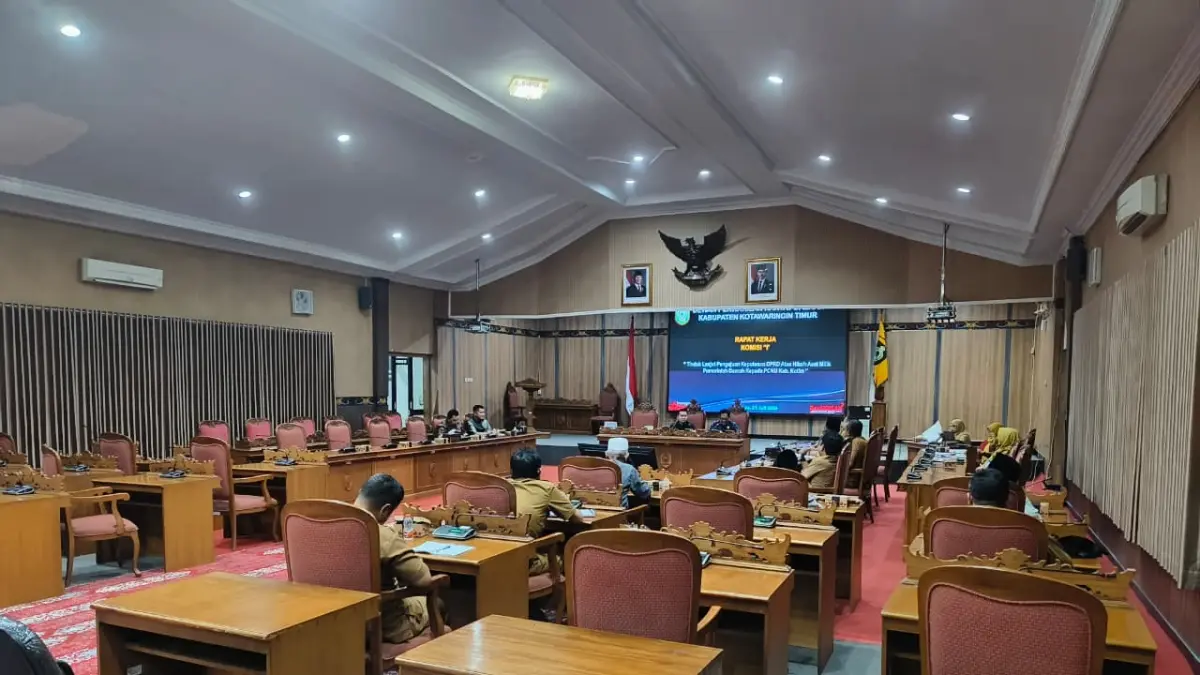 RDP Komisi I DPRD Kotim terkait tindak lanjut pengajuan keputusan DPRD atas hibah aset milik pemerintah daerah kepada PCNU Kotim yang digelar ruang rapat paripurna DPRD kotim, Selasa (21/7).  (Akbar/Radar Sampit).
