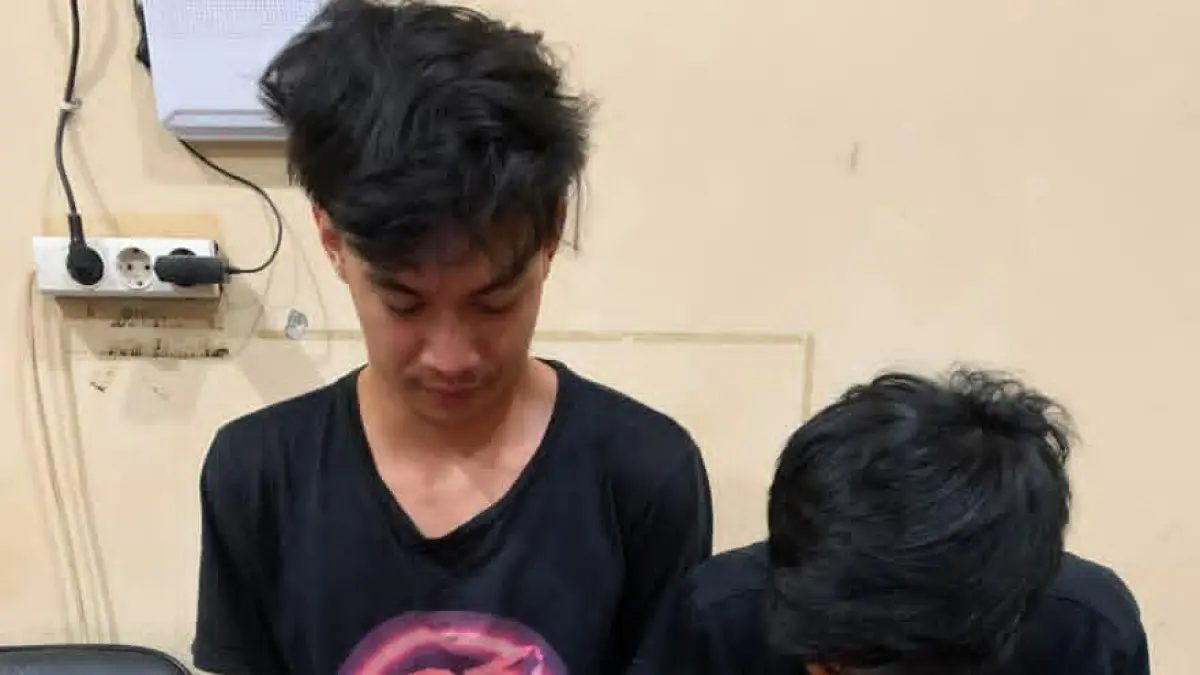 Pemuda berinisial MK (18) dan MD (21) dibekuk tim Satresnarkoba Polresta Palangka Raya di Jalan Sapan XII, Palangka Raya. (IST)&nbsp;