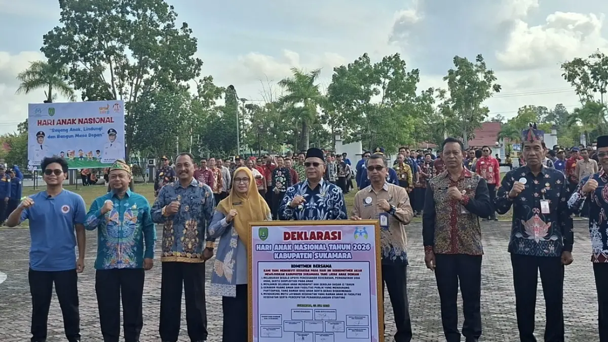 Wakil Bupati Sukamara Nur Efendi hadir dalam peringatan Hari Anak Nasional&nbsp; di halaman Kantor Bupati Sukamara. (FAUZIANNUR/RADAR SAMPIT )&nbsp;