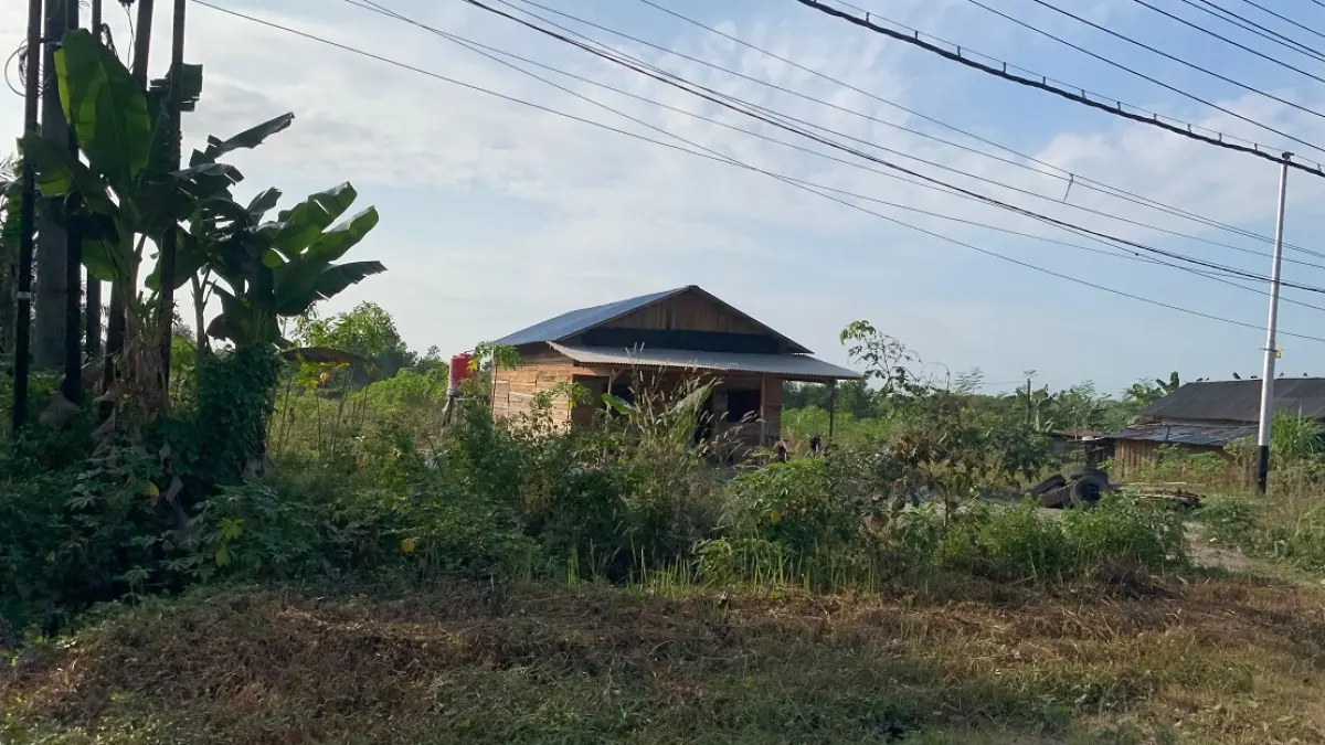 Bangunan yang diduga warung remang di Jalan Ahmad Yani, RT 31, Kelurahan Baru, Kecamatan Arut Selatan, Kabupaten Kotawaringin Barat, Minggu 26 Juli 2026. (ist)