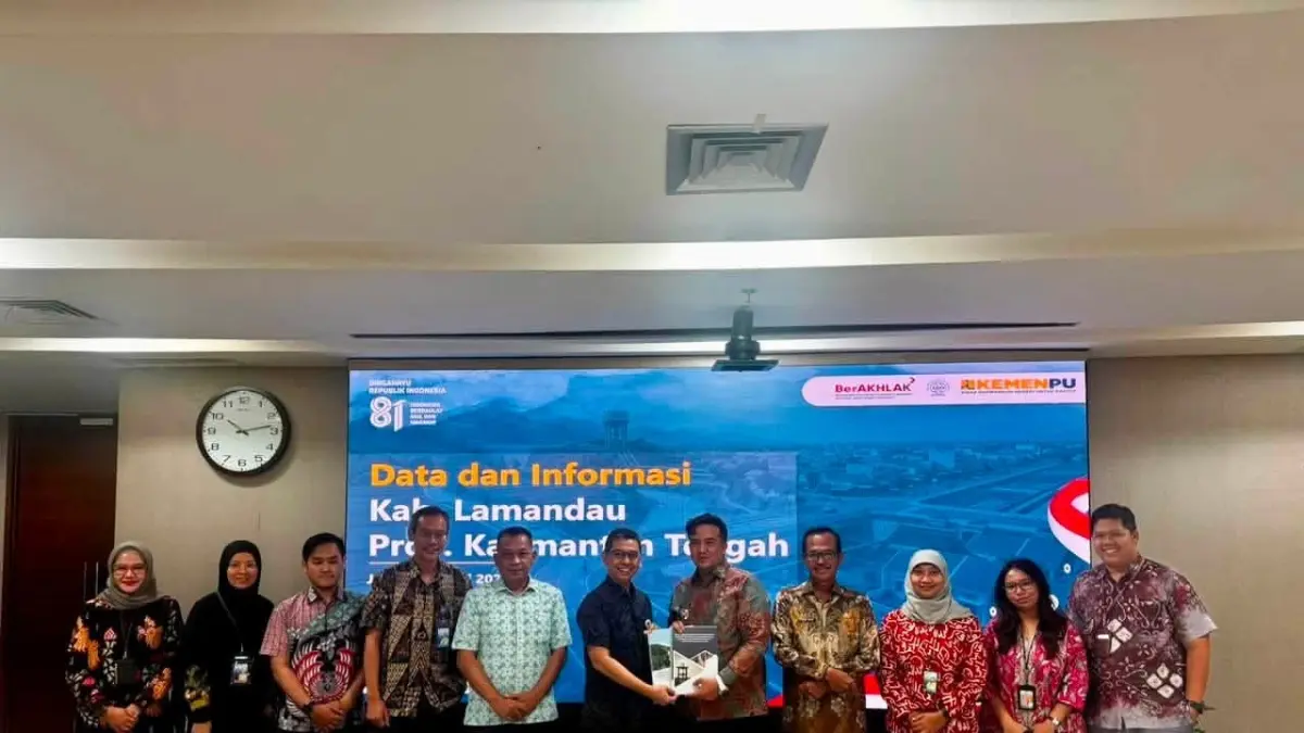 Bupati dan Wakil Bupati Lamandau saat berada di Kementerian Pekerjaan Umum.
