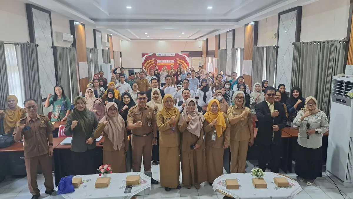 FOTO BERSAMA: Pelaksanaan seleksi guru dan Kepala Sekolah PAUD, SD dan SMP di aula Kantor Disdik Kotim, Senin (27/7/2026). FOTO: DISDIK KOTIM/RADAR SAMPIT
