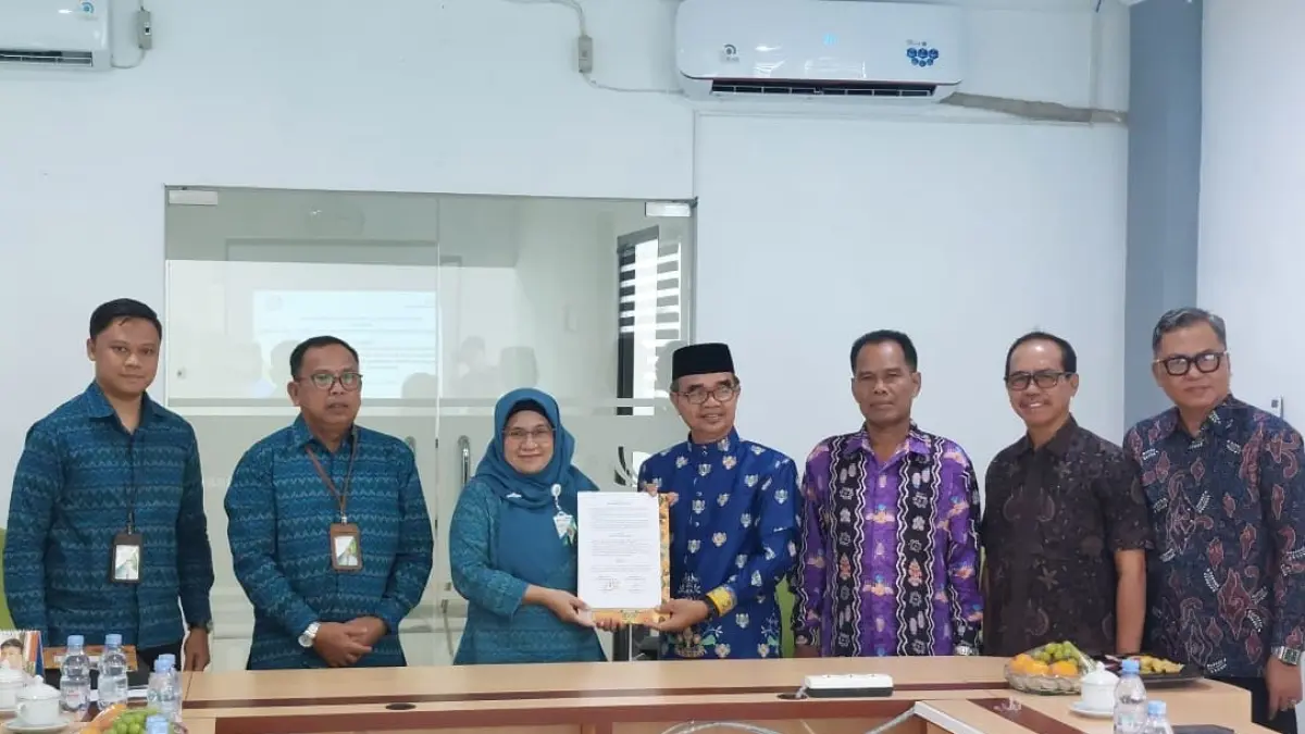 Kepala BPJS Ketenagakerjaan Kantor Cabang Pangkalan Bun, Nurul Indahyati saat penandatanganan kerjasama dengan Universitas Antakusuma Pangkalan Bun, Kamis (16/7/2026) (Dok.BPJS Ketenagakerjaan Pangkalan Bun)