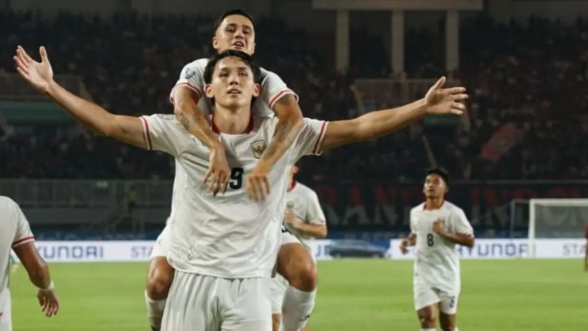 Striker baru timnas Indonesia Mitchell Baker (19), yang mencetak tiga gol ke gawang Kamboja, di laga perdana Piala AFF 2026, Senin (27/7).(net)