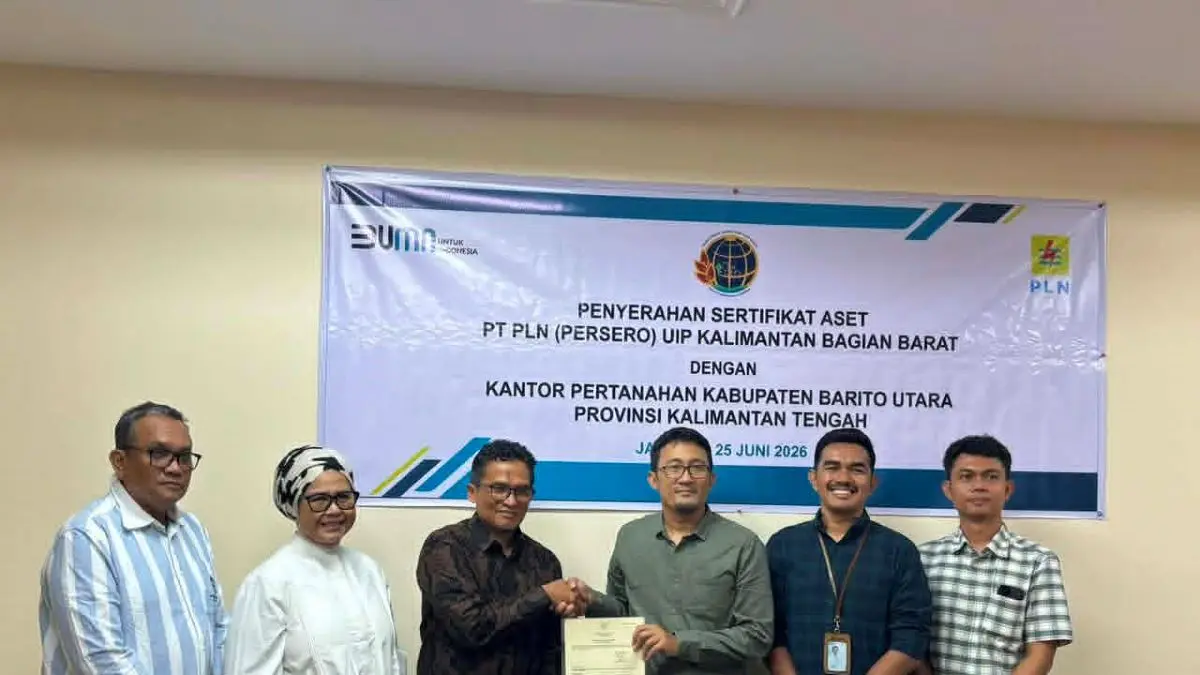 KONKRET : PT PLN (Persero) Unit Induk Pembangunan Kalimantan Bagian Barat (UIP Kalbagbar) melalui Unit Pelaksana Proyek Kalimantan Bagian Barat 3 (UPP KLB 3) menerima 45 sertifikat aset tanah tapak tower pada jalur Saluran Udara Tegangan Tinggi (SUTT) 150 kiloVolt (kV) di Kalimantan Tengah selama Semester I Tahun 2026. FOTO: IST/RADAR SAMPIT