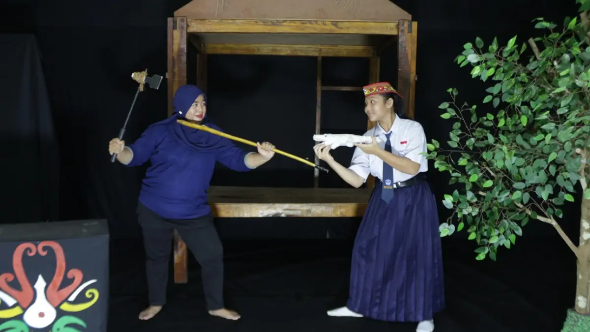 Restu membawakan cerita berjudul "Rahasia Teluk Buaya", yang mengangkat kawasan wisata Teluk Buaya di Asam Baru. 