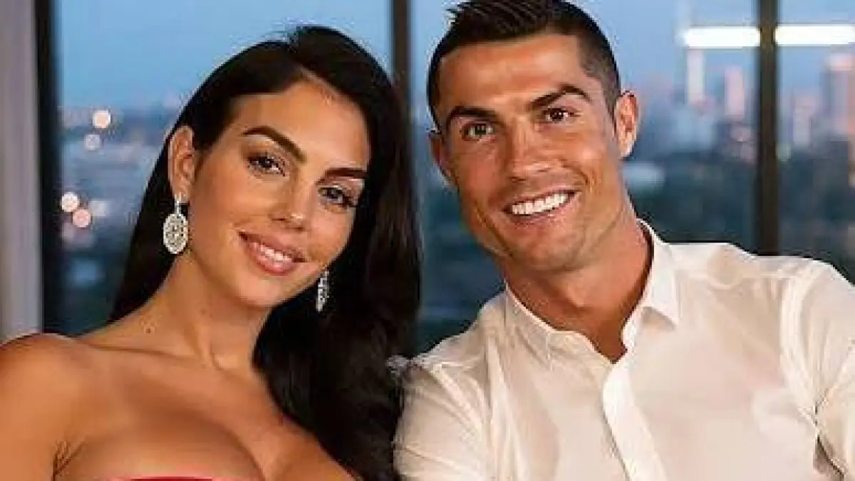 BINTANG: Cristiano Ronaldo dan pasangannya, Georgina Rodriguez. (net)