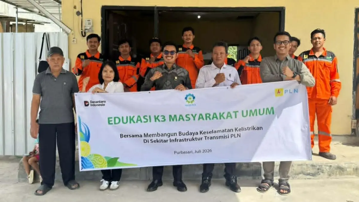 KOMITMEN : PT PLN (Persero) Unit Induk Pembangunan Kalimantan Bagian Barat (UIP KLB) melalui Unit Pelaksana Proyek Kalimantan Bagian Barat 3 (UPP Kalbagbar 3) menyelenggarakan Edukasi K3  di Desa Purbasari, Kabupaten Kotawaringin Barat, Rabu (15/7). IST/RADAR SAMPIT