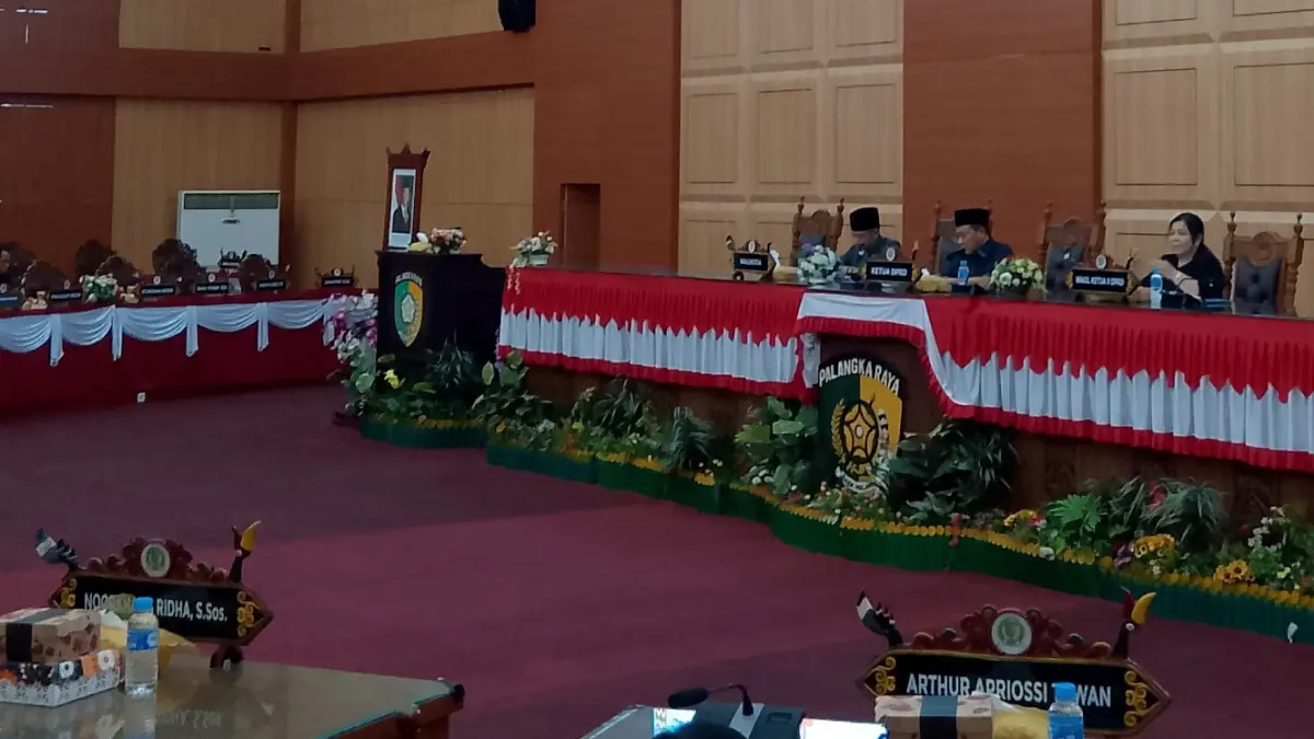Ketua DPRD Palangka Raya, Subandi, saat menyampaikan pengantar pada kegiatan rapat paripurna beberapa waktu lalu.(dok.yusho/radarsampit)