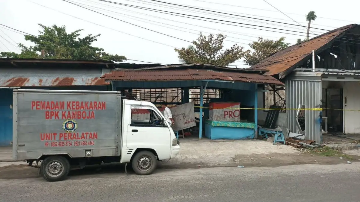 MUSIBAH : Kebakaran hebat menghanguskan sejumlah bangunan di kawasan Jalan R.A. Kartini, Kota Palangka Raya, Rabu (29/7/2026) dini hari. FOTO: DODI/RADAR SAMPIT
