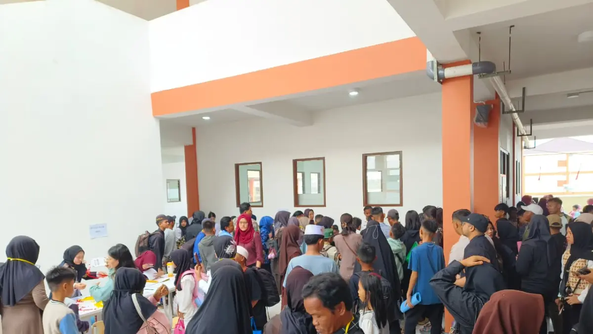 Proses registrasi peserta didik Sekolah Rakyat Terintegrasi I Kotim saat Pra-MPLS Tahun Ajaran 2026/2027.  (Akbar/Radar Sampit)