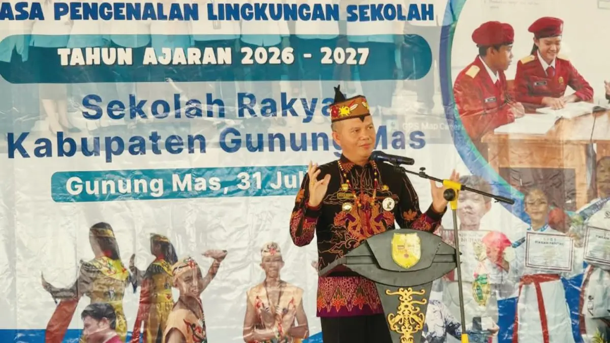 ARAHAN : Bupati Gumas Jaya Samaya Monong ketika memberikan arahan dalam suatu kegiatan, pekan lalu. FOTO : DISKOMINFO SANTIK GUMAS/RADAR SAMPIT