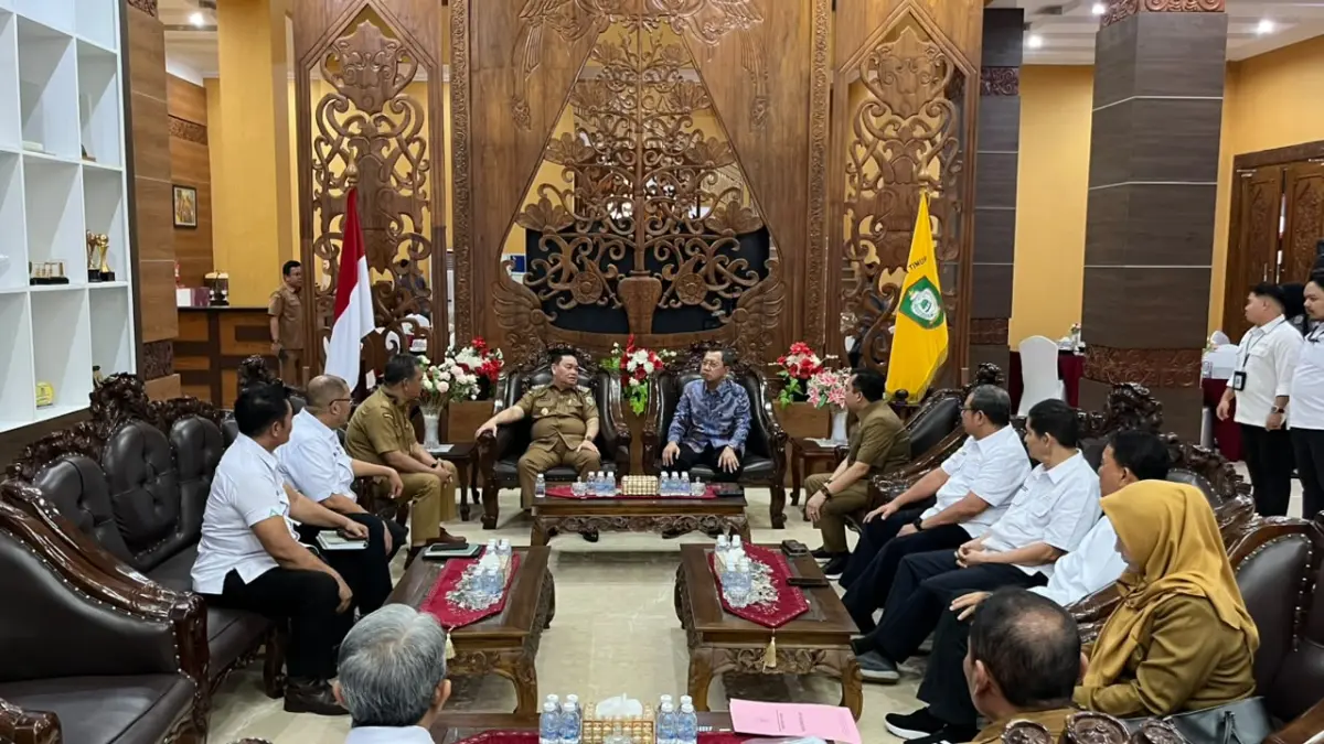Bupati Kotim, Halikinnor menerima kunjungan PT Agrinas Palma Nusantara di Rumah Jabatan Bupati Kotim, Selasa (4/8).  (Istimewa)